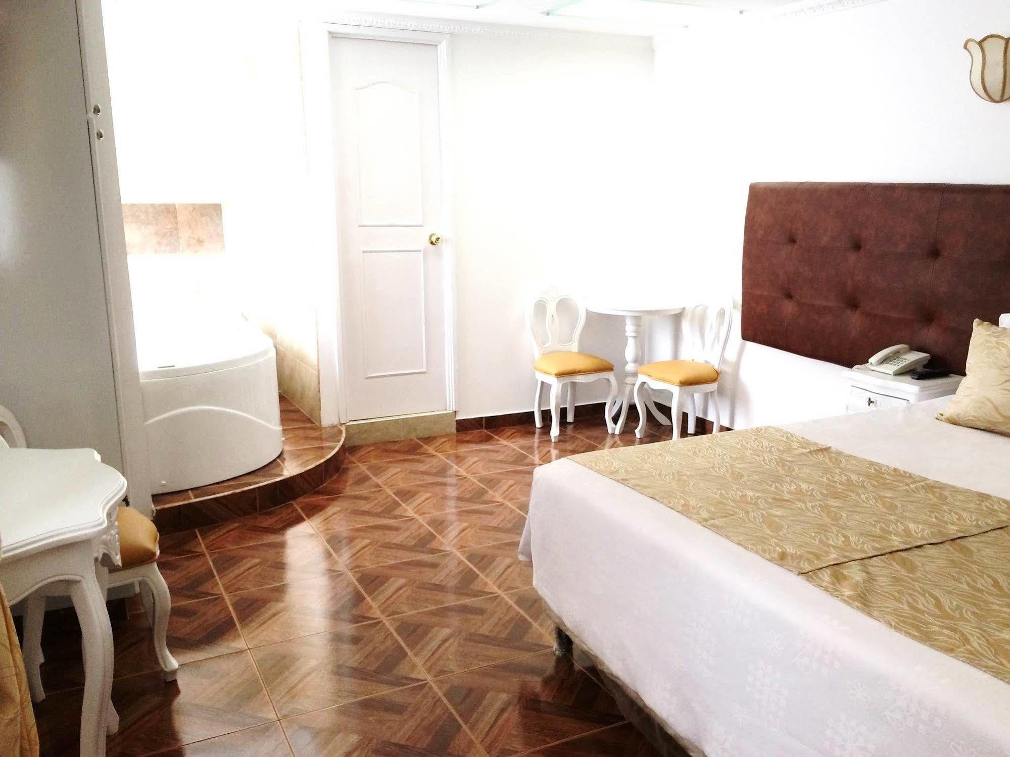 Hotel Boutique Feria Internacional Богота Экстерьер фото