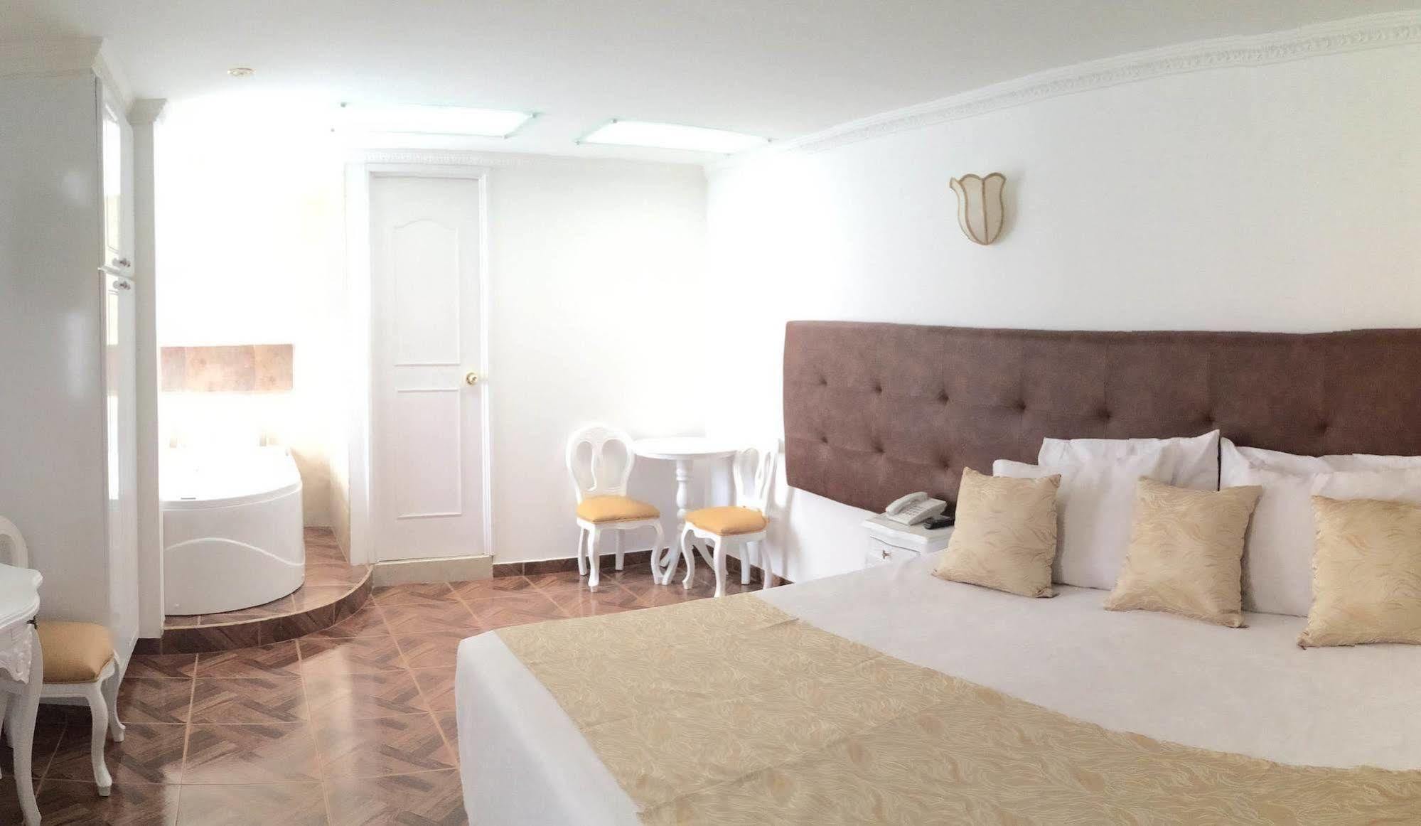 Hotel Boutique Feria Internacional Богота Экстерьер фото